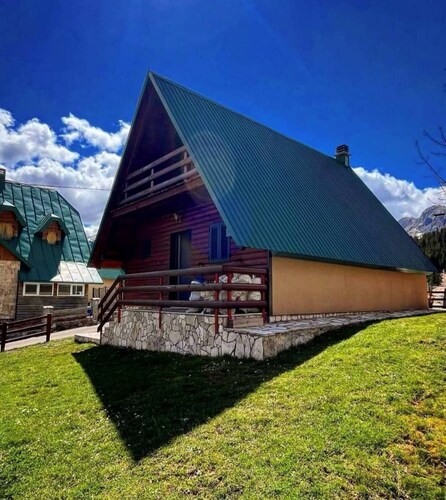 Cozy Mountain Villa with Stunning Views near Savin Kuk