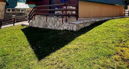 Cozy Mountain Villa with Stunning Views near Savin Kuk