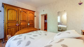 Fer et planche à repasser, Wi-Fi, draps fournis