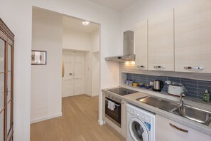 Private kitchen - Faleria Apartment (Rome)