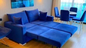 Caja de seguridad en la habitación y escritorio