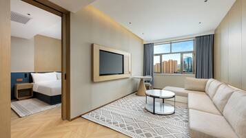 Premium bedding, down duvets, desk, blackout curtains