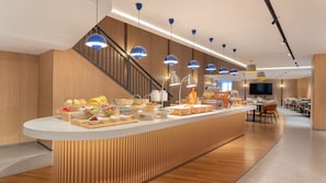 包含每日自助早餐