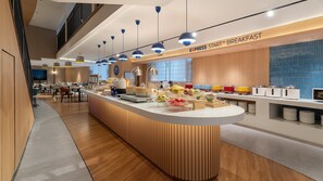 Breakfast served - Holiday Inn Express Kunming Railway Station by IHG (Kunming)