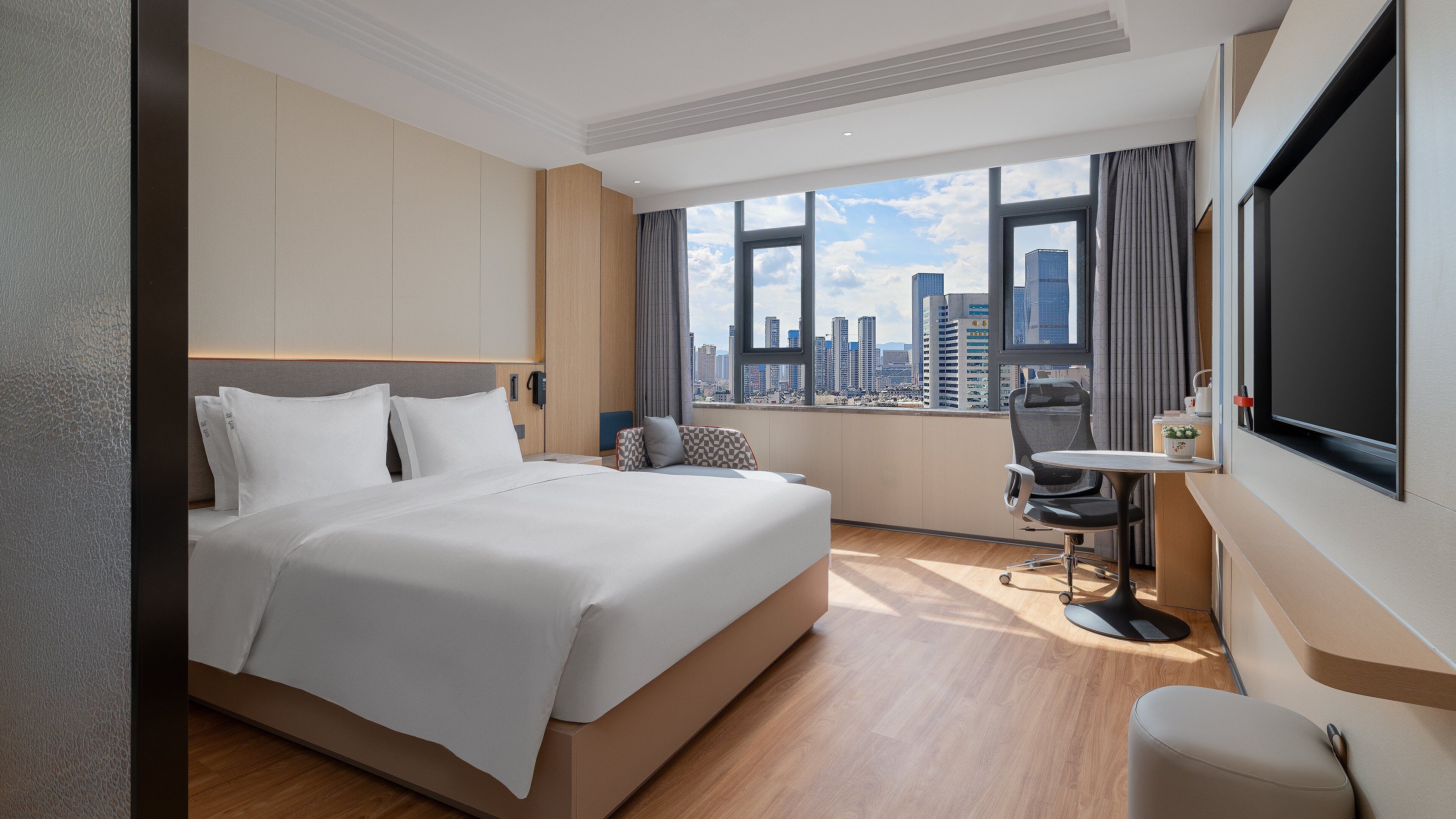 Chambre Standard, 1 très grand lit (High Floor) | Literie de qualité supérieure, couette en duvet d'oie, minibar, bureau