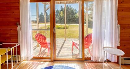 Sheep Pond Coastal Escape â Beach Access, Hot Tub, Family-Friendly Retreat