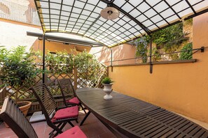 Apartment | Terrace/patio