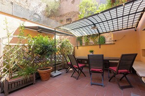 Apartment | Terrace/patio