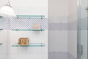 公寓 | 浴室服务设施 | 免费洗浴用品、吹风机、毛巾、卫生纸