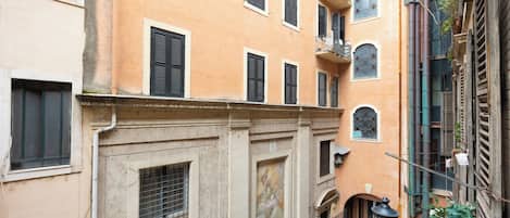 واجهة المنشأة