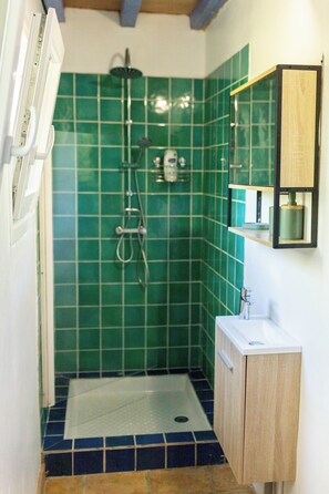 Hair dryer, towels, soap, toilet paper - Casa AMMIRATI Flayosc - "L'Annexe" Suite (Flayosc)