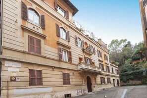 Front of property - Rental in Rome Trastevere Home Apartment (Rome)