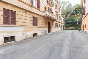 Front of property - Rental in Rome Trastevere Home Apartment (Rome)