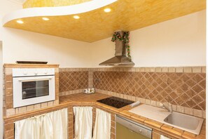 Apartment | Private kitchen | Microwave, espresso maker, coffee/tea maker - Rental in Rome Trastevere Home Apartment (Rome)