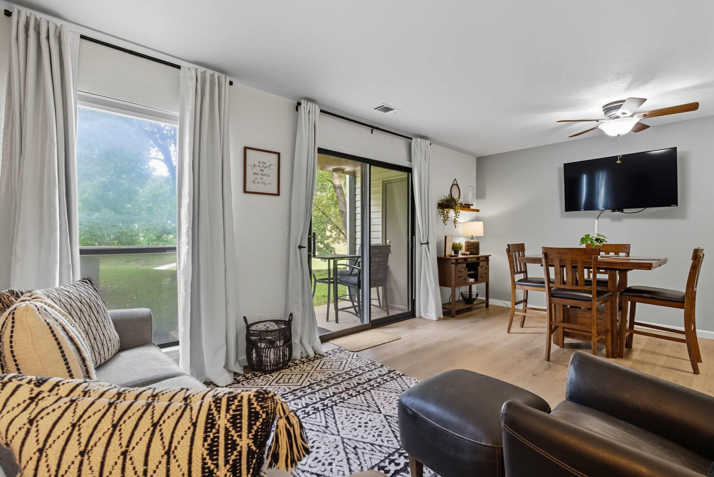 Condo, 1 King Bed with Sofa bed, Patio, Golf View (Branson Getaway Retreat) | Living area