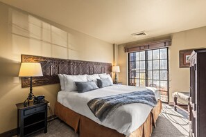 1 soverom, strykejern/-brett, internettilgang og sengetøy