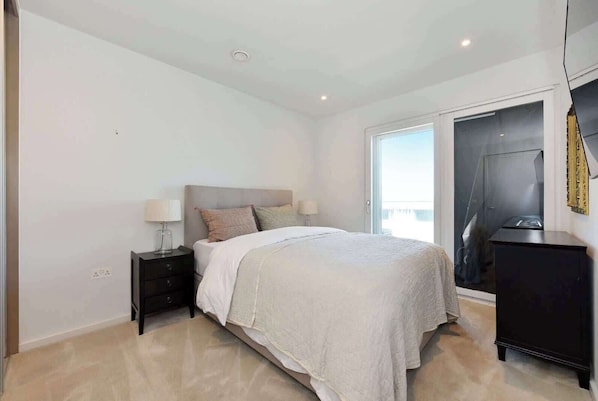 1 bedroom, iron/ironing board, free WiFi, bed sheets - Apt - Sleeps 4 - Balcony - King's Cross Stn Close (London)