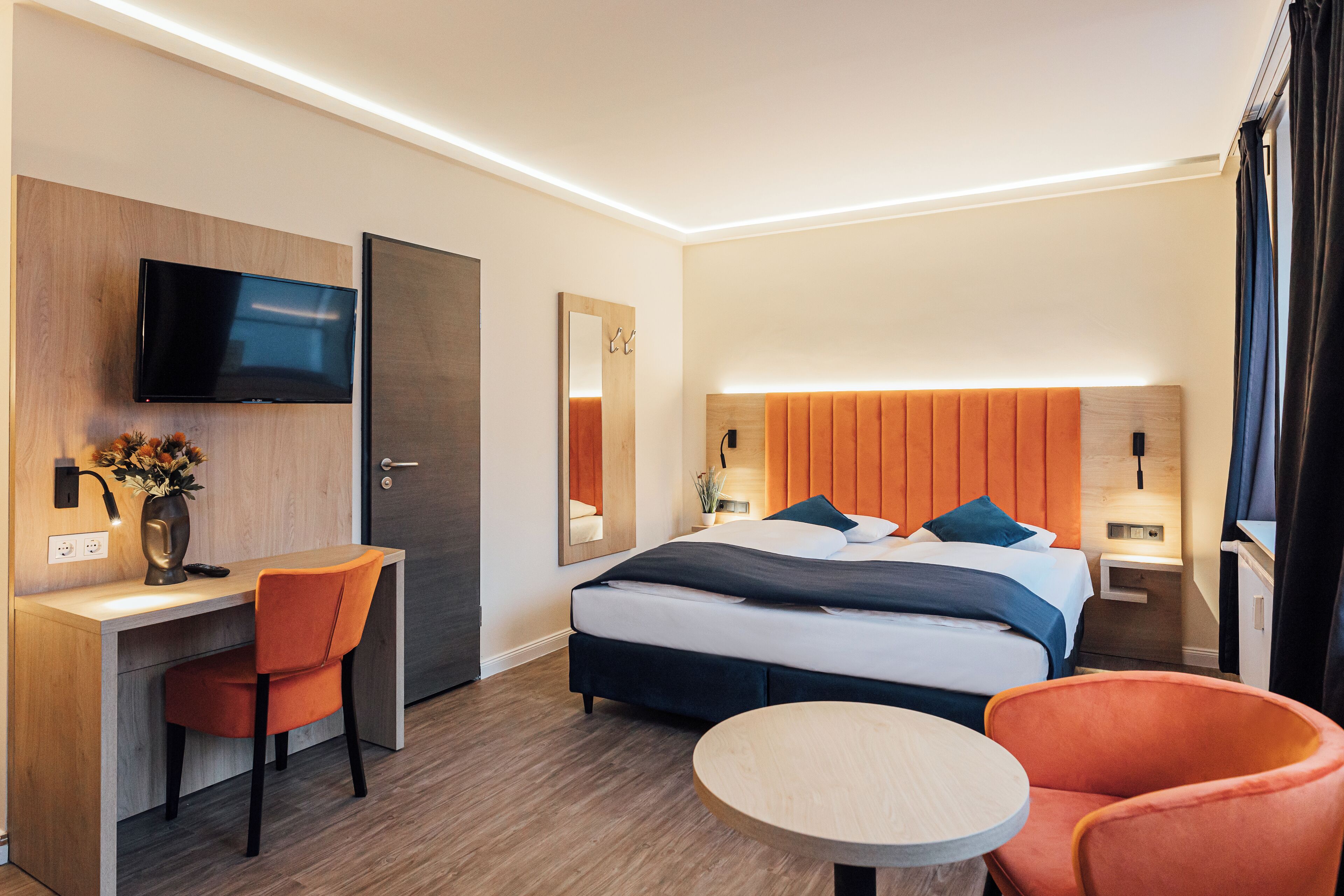 Standard Quadruple Room | Desk, laptop workspace, blackout drapes, soundproofing