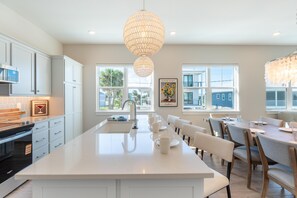 Casa, varias camas (Tranquil Daze) | Cocina privada | Horno y tostadora 