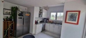 Micro-ondes, four, plaque de cuisson, lave-vaisselle