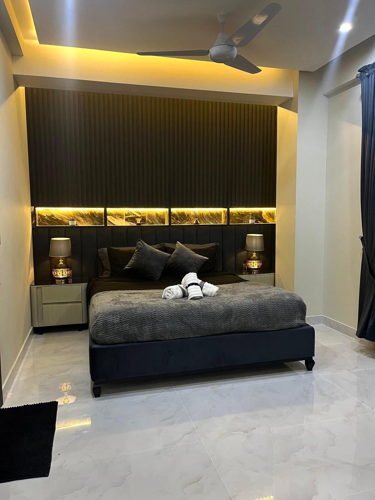 2 slaapkamers, een strijkplank/strijkijzer, wifi