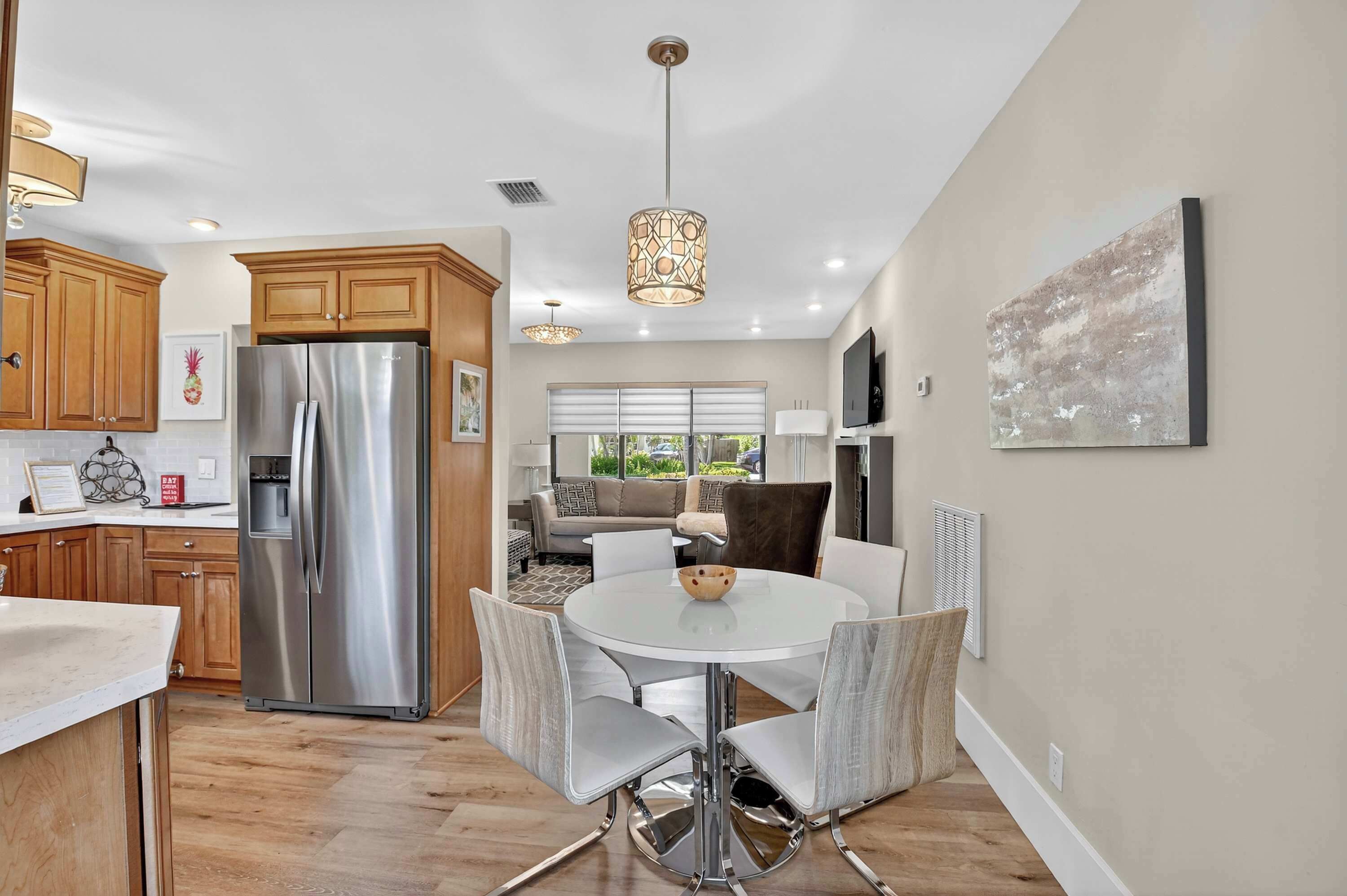 Nhà, nhiều giường, sân hiên, quang cảnh vườn (Highland Cottage) | Khu ăn uống