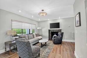 ハウス ベッド (複数台) パティオ ガーデンビュー (Highland Cottage) | リビング エリア