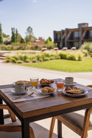 Free daily buffet breakfast