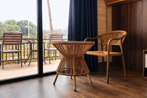 Deluxe Double or Twin Room, River View | In-room safe, desk, free WiFi, bed sheets - Nature Resort Vangvieng (Vang Vieng)