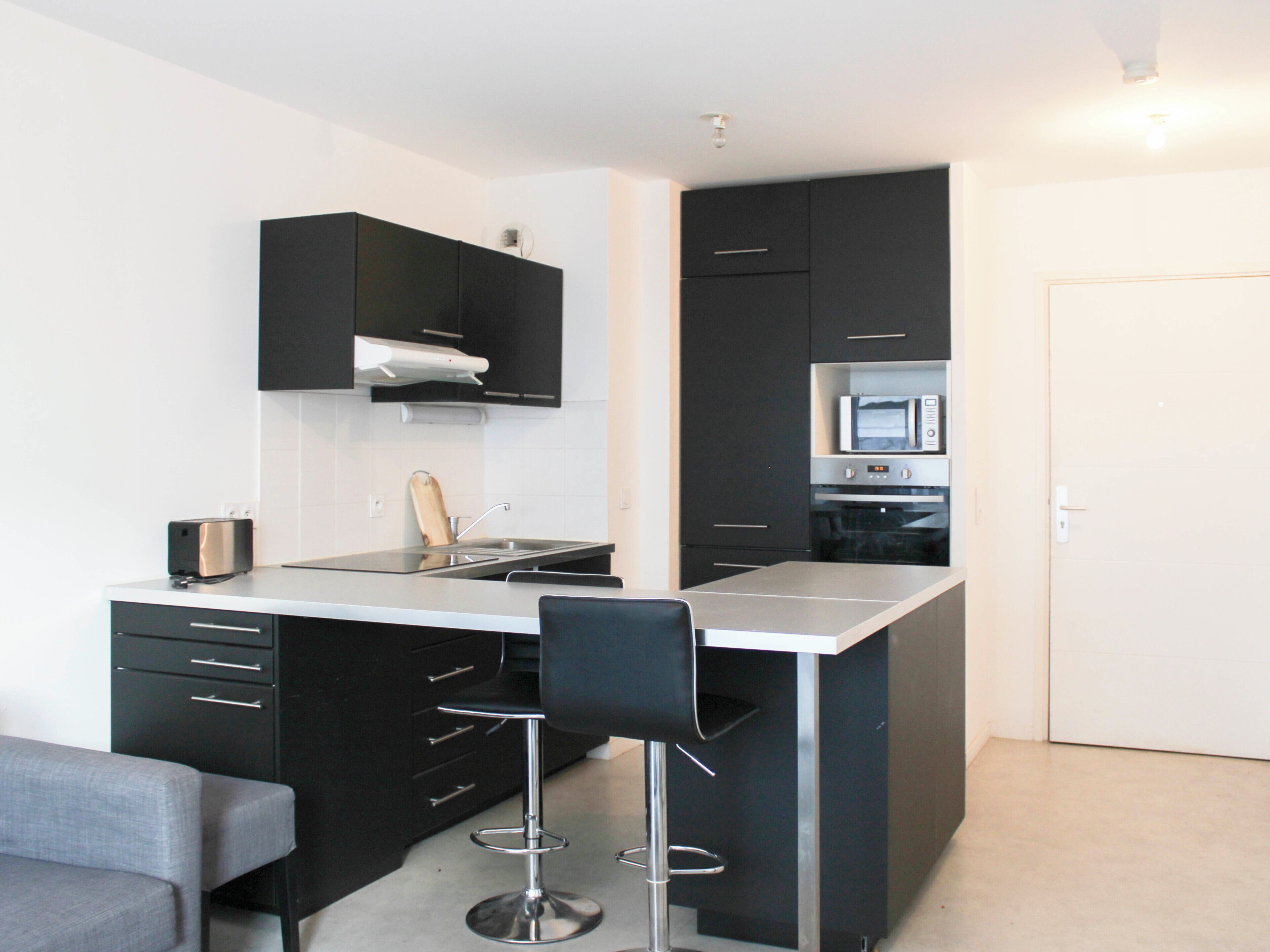 Fridge, microwave, dishwasher, coffee/tea maker