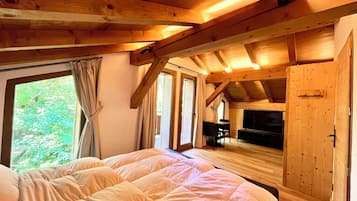 3 bedrooms, iron/ironing board