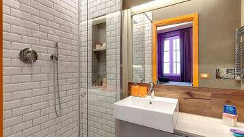 Basic-Zimmer (Terzo piano) | Badezimmer