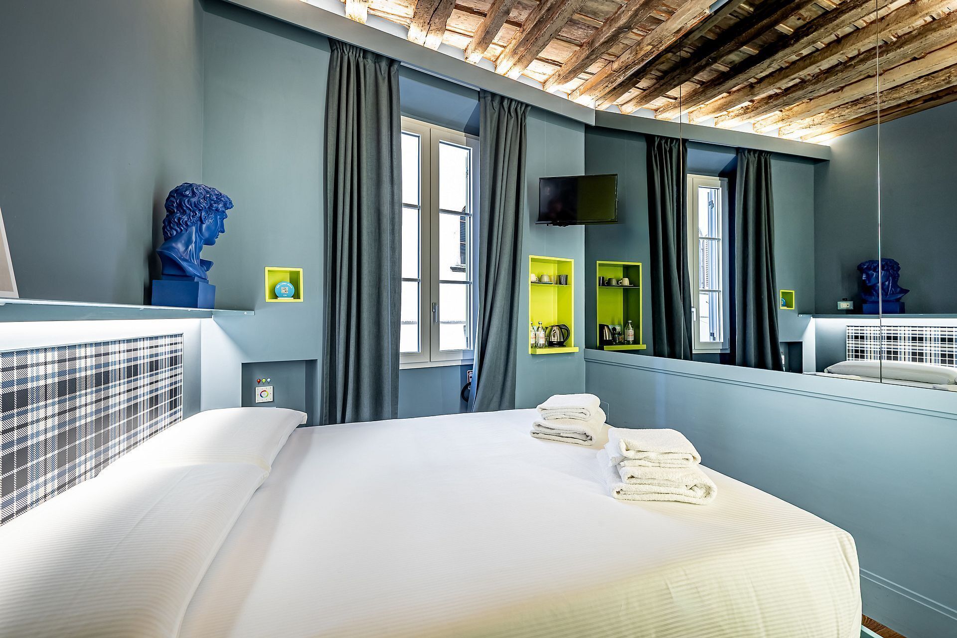 Habitación básica (Secondo piano) | Cortinas blackout, tabla de planchar con plancha y wifi gratis 