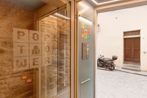 مدخل المنشأة