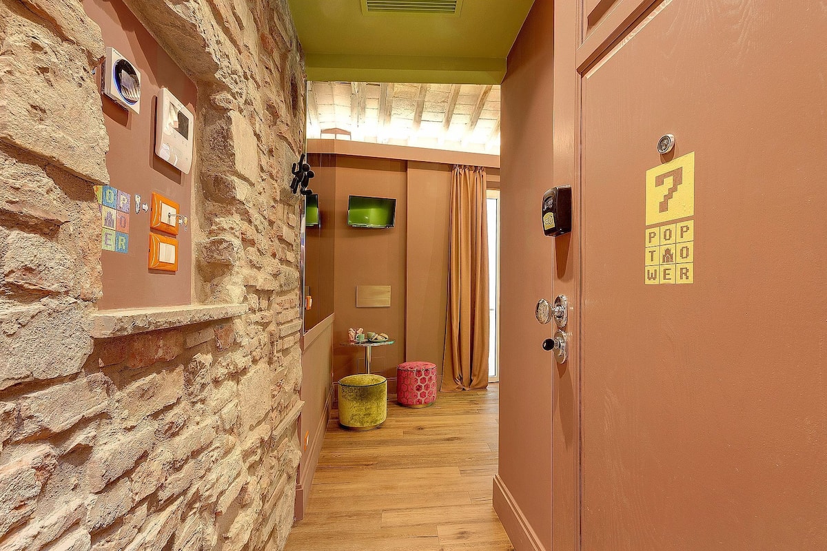 Classic Studio (Quarto piano) | Blackout drapes, iron/ironing board, free WiFi