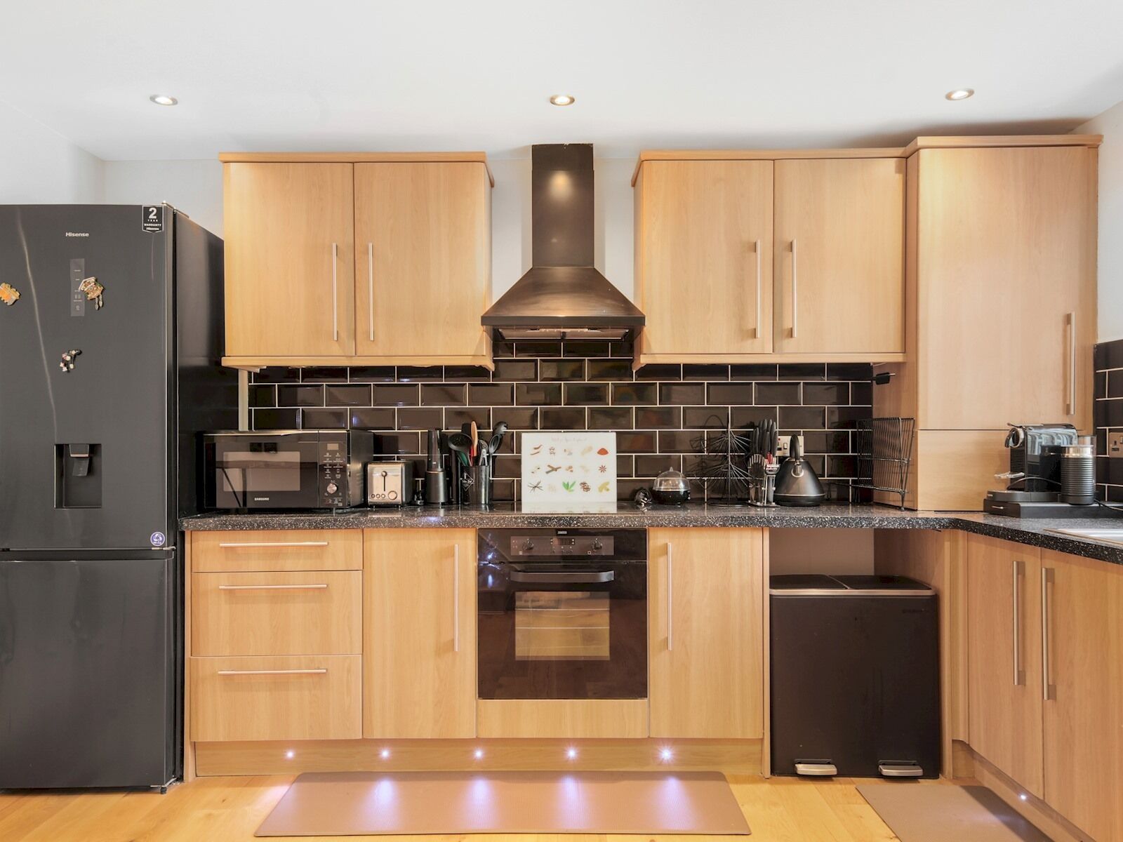 Frigorifero, microonde, forno, tostapane