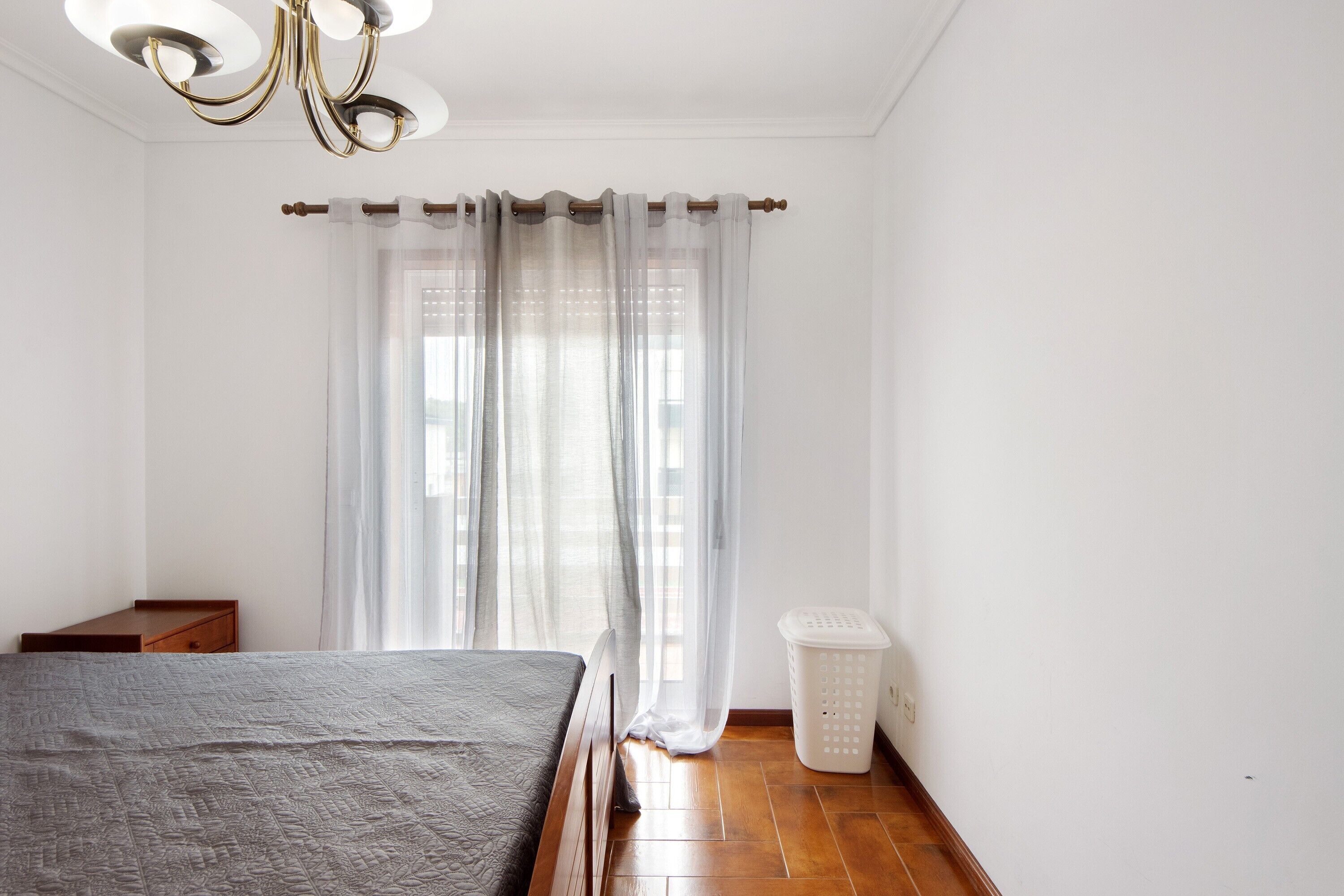 2 室のベッドルーム、アイロン / アイロン台、WiFi、ベッドシーツ