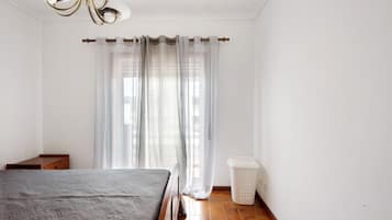 2 habitaciones, tabla de planchar con plancha, wifi y ropa de cama