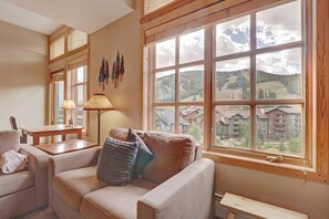 Fireplace - Perfect Center Village Getaway PP605 (Copper Mountain)