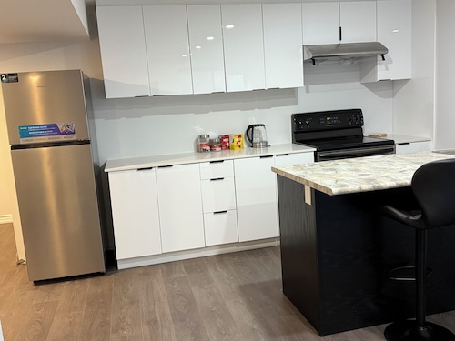 Comfy Basement Suite in Quiet Neighbourhood