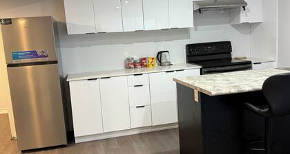 Comfy Basement Suite in Quiet Neighbourhood
