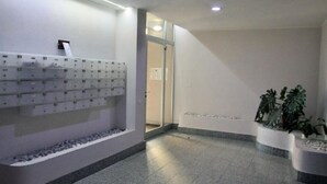 İç mekân girişi