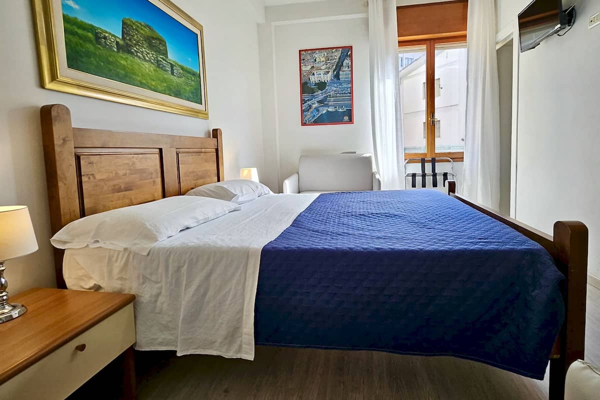 Værelse til 4 personer - flere senge | Premium-sengetøj, skrivebord, baby-/barnesenge (tillægsgebyr)