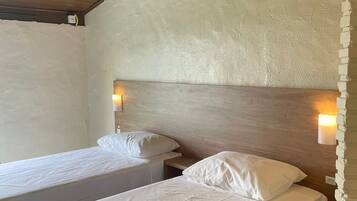 Free cots/infant beds, rollaway beds, free WiFi, bed sheets