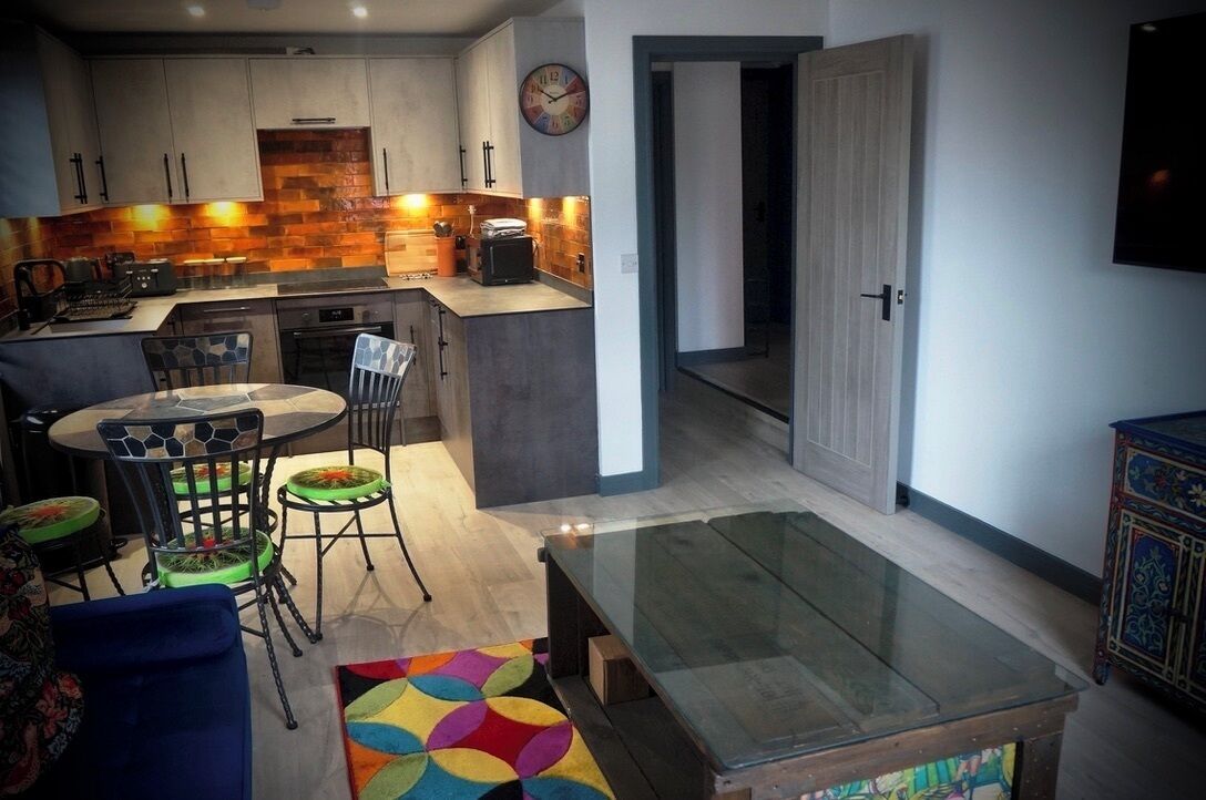 Micro-ondes, four, plaque de cuisson, lave-vaisselle