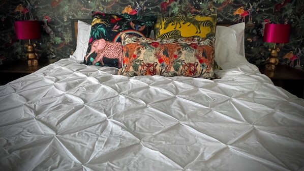 2 soverom, strykejern/-brett, internettilgang og sengetøy