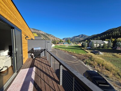Pleasant 2-bd 1.5 ba townhome in Alpine