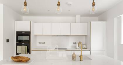 3bd Stylish Modern l FREE Parking