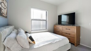 2 Schlafzimmer, Schreibtisch, Bügeleisen/Bügelbrett, WLAN