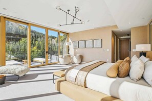 4 habitaciones, tabla de planchar con plancha, wifi y ropa de cama 